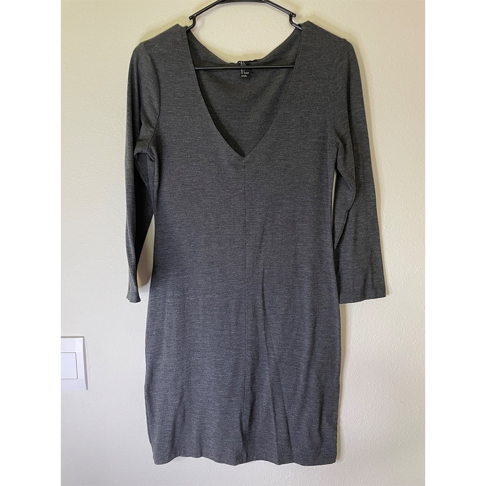 Forever 21 Gray V-Neck Sheath Dress Half Sleeve
